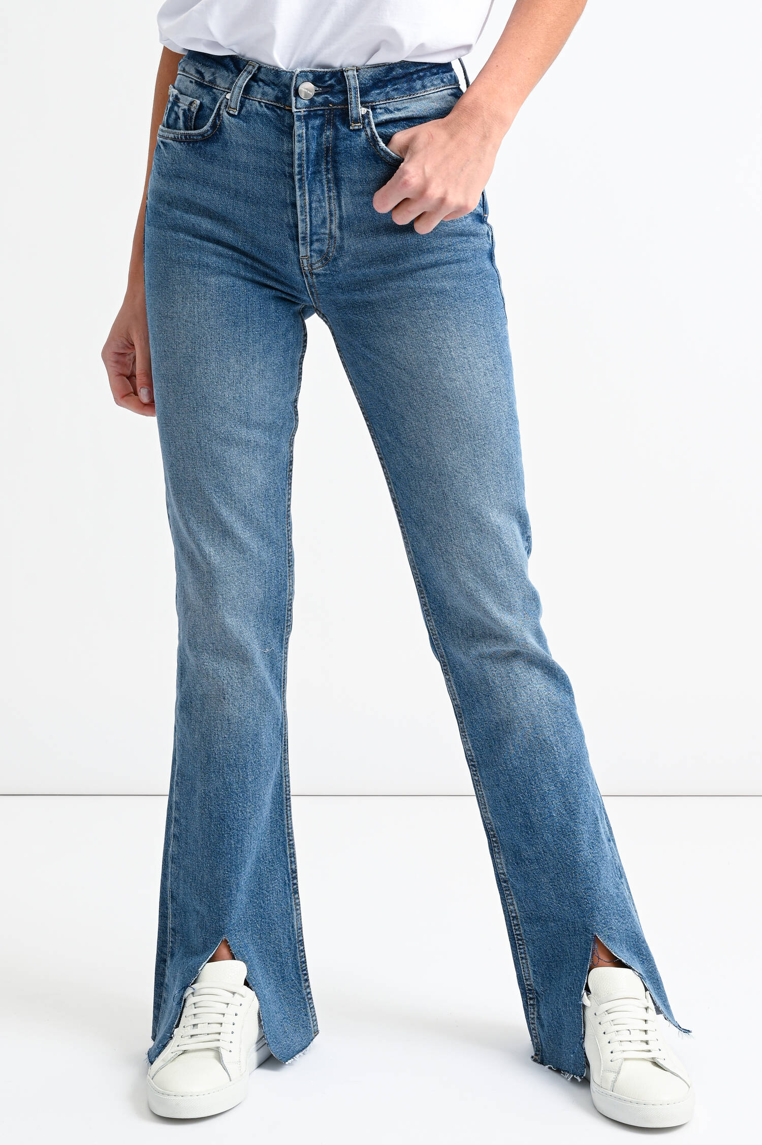 Anine Bing Bootcut Jeans ROXANNE mit Schlitz in Mittelblau