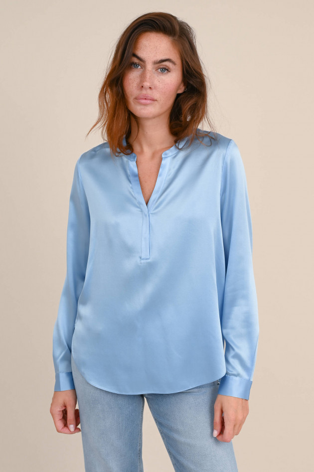 1868 Bluse aus Seide in Hellblau