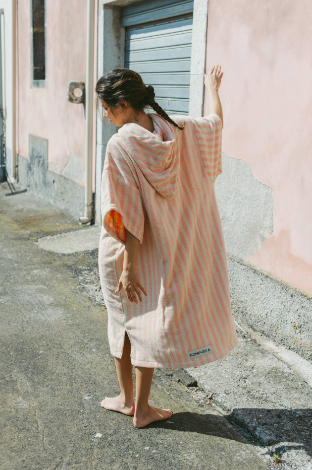 Bongusta Poncho NARAM in Peach/Creme