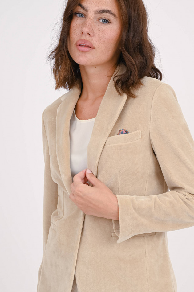 Circolo 1901 Taillierter Blazer aus Samt in Creme