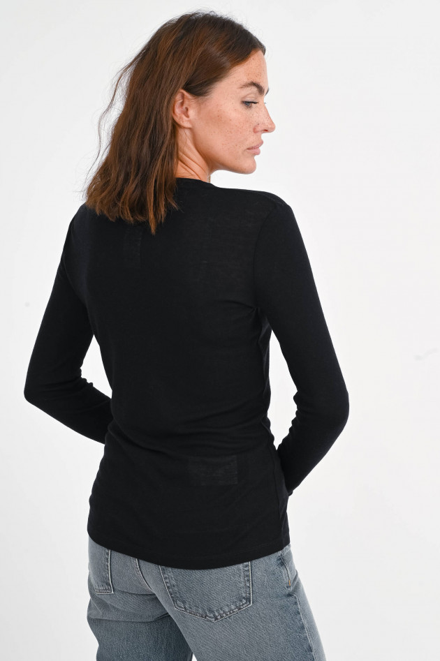 Closed Longsleeve in Schwarz