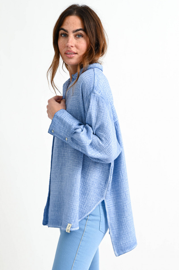 Henry Christ Oversized Musselin-Bluse in Himmelblau