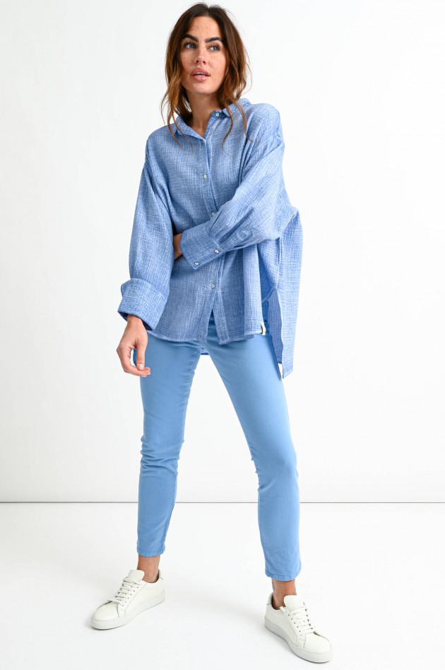 Henry Christ Oversized Musselin-Bluse in Himmelblau