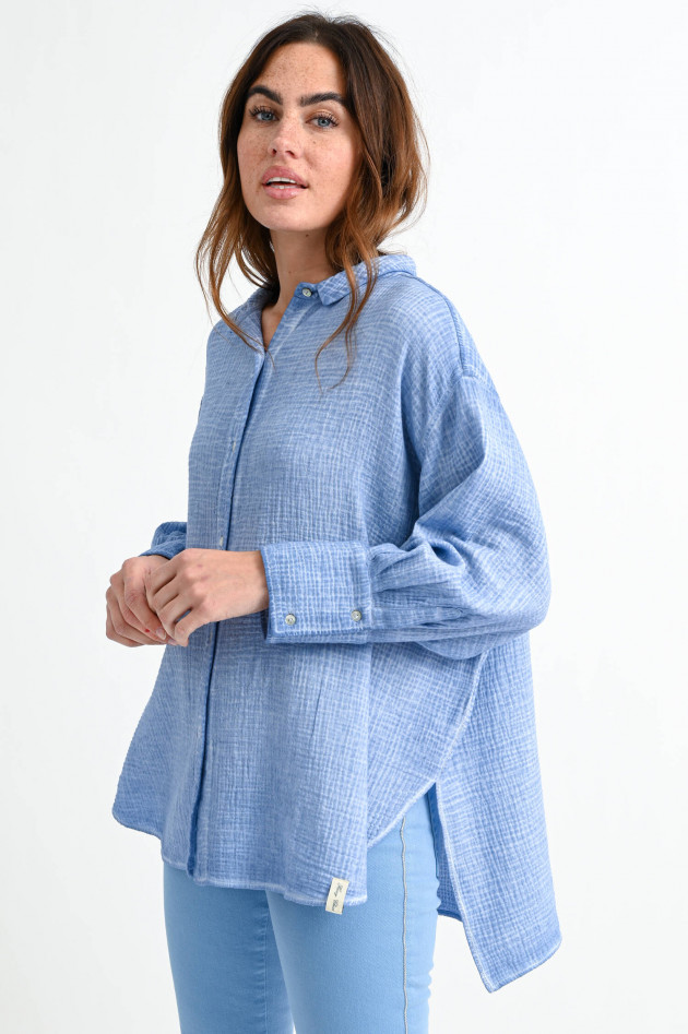 Henry Christ Oversized Musselin-Bluse in Himmelblau