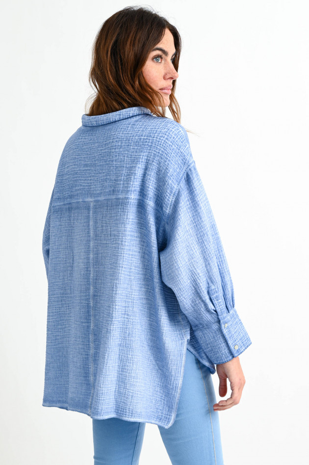 Henry Christ Oversized Musselin-Bluse in Himmelblau