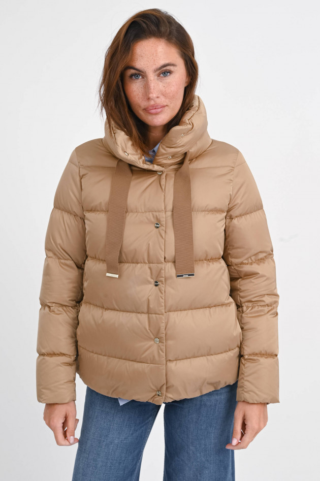 Herno Steppjacke mit hohem Stehkragen in Beige-Gold