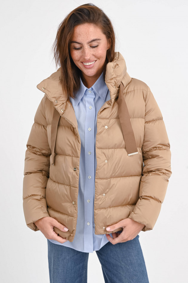 Herno Steppjacke mit hohem Stehkragen in Beige-Gold