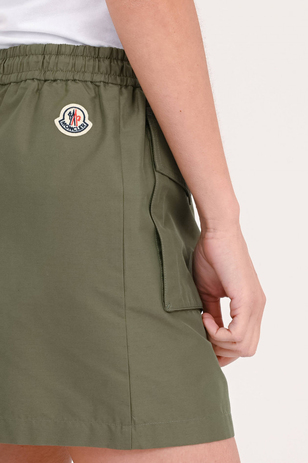 Moncler Minirock mit aufgesetzten Taschen in Oliv