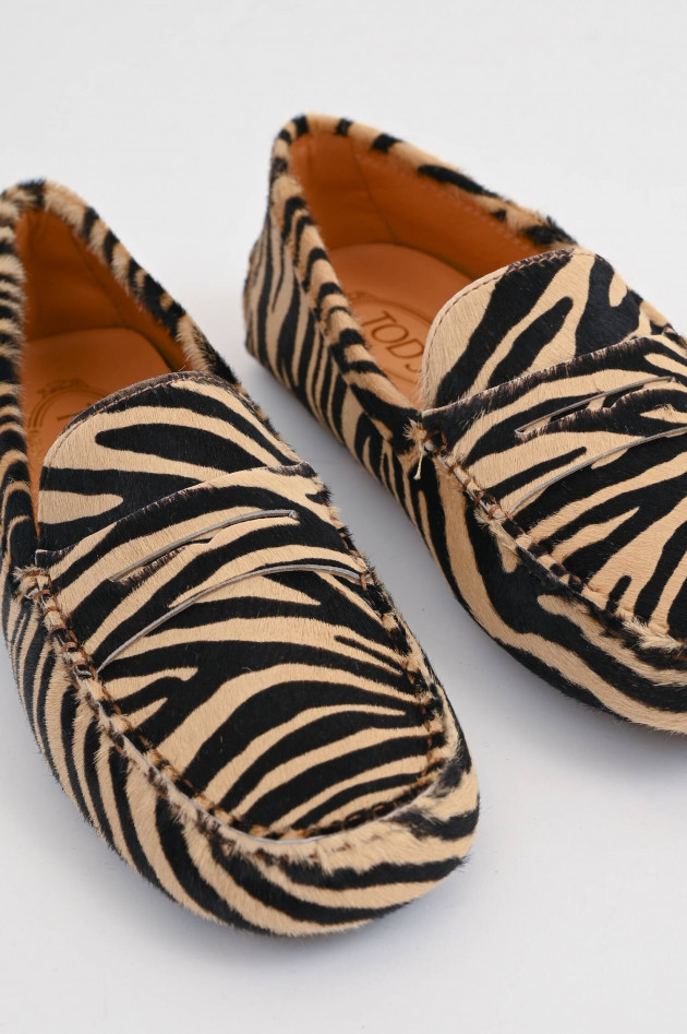 Tod's Loafer in Zebra-Optik in Beige/Schwarz