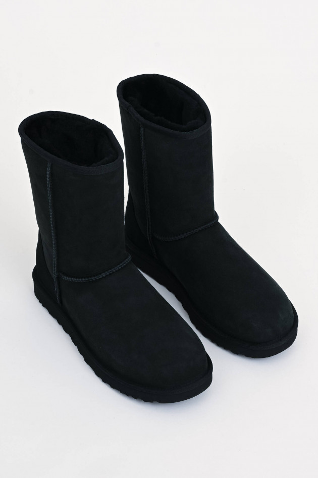 UGG Boots CLASSIC SHORT in Schwarz