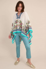 Seidenponcho mit Paisly-Motiv in Multicolor