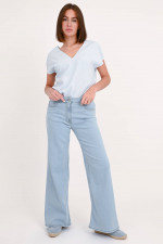 Wide-Leg Jeans in Hellblau