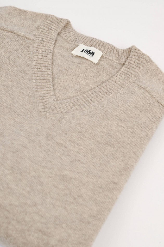 1868 Cashmere V-Neck Pullover in Beige