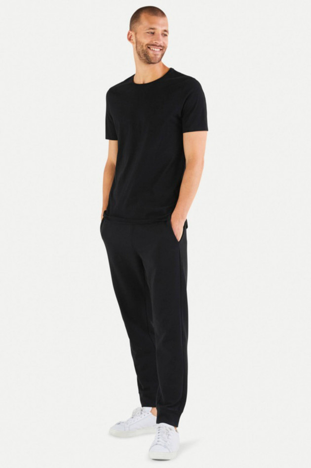 Juvia Basic T-Shirt in Schwarz