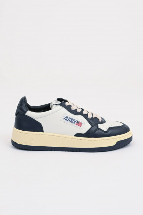 Sneaker MEDALIST LOW CLASSIC in Navy/Weiß